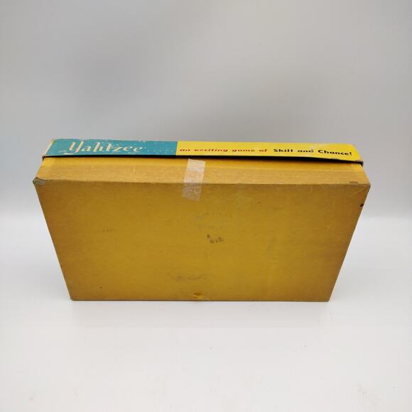 Vintage 1961 Yahtzee Game Complete Without Score Sheets - Picture 3 of 4